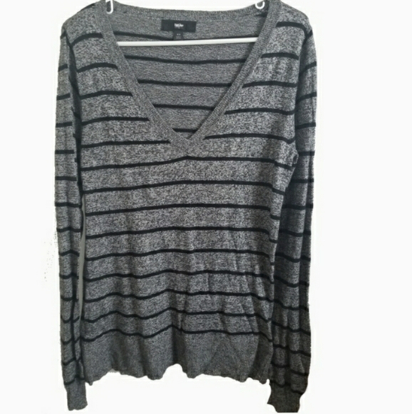 Mossimo Gray Striped V-Neck Long Sleeve Sweater - Picture 7 of 8